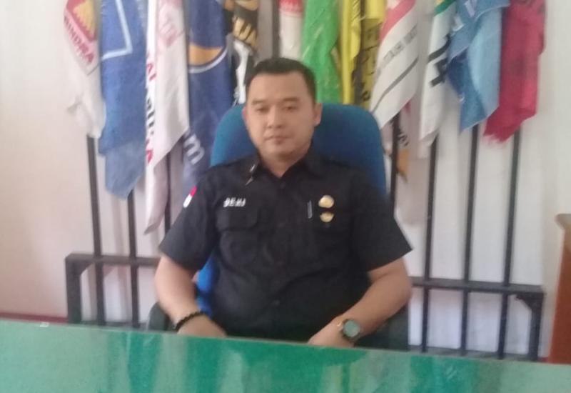 Deki zulkarnain selaku kepala kantor Kesatuan Bangsa dan Politik (Kesbangpol) Kabupaten Kaur