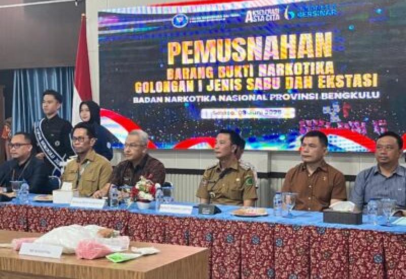 Bupati Rejang Lebong Fikri Thobari  Hadiri Langsung Pemusnahan Barang Bukti Narkoba 